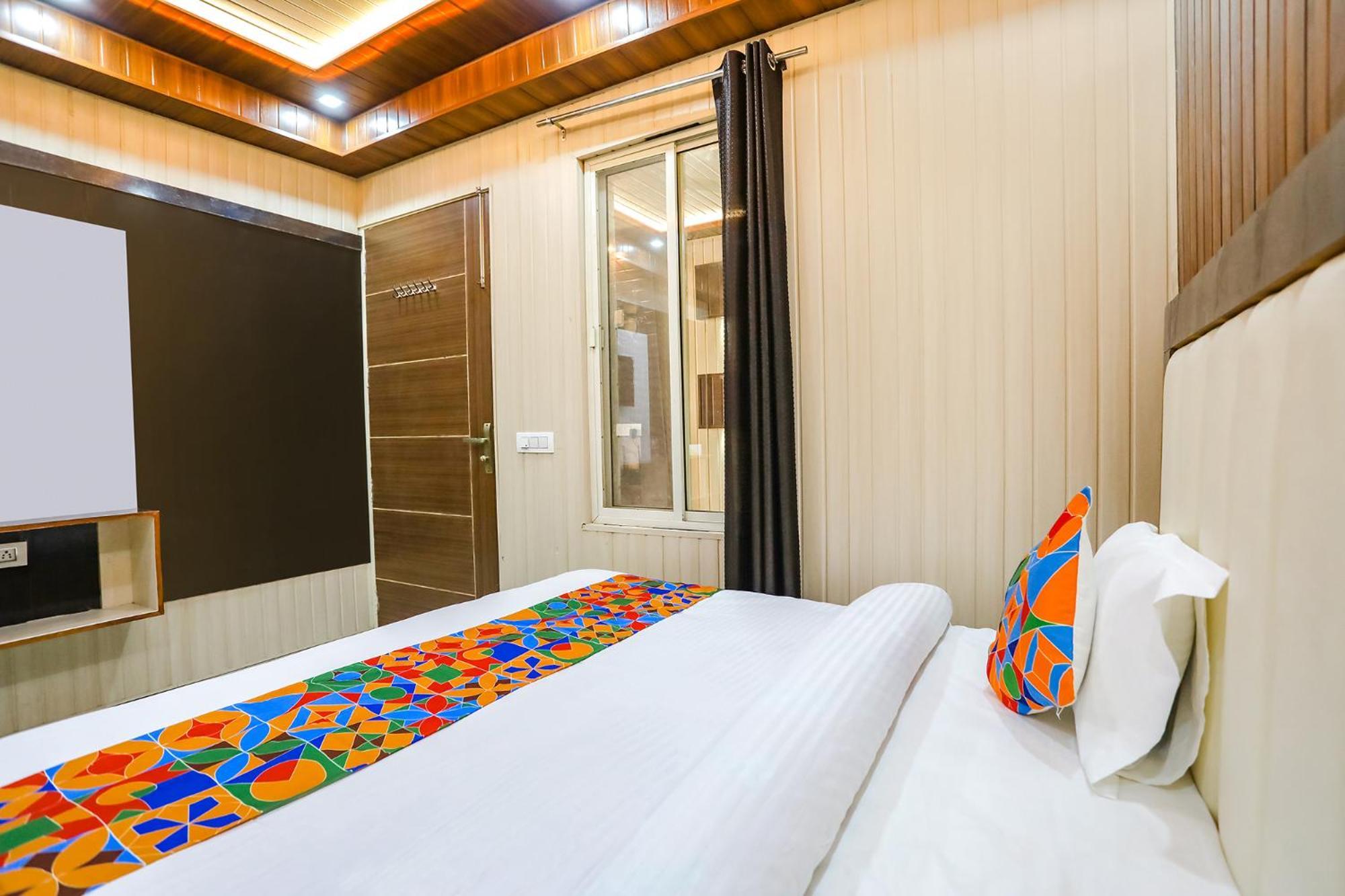 Fabhotel Jms Residency Деградун Екстер'єр фото